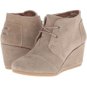 TOMS Desert Wedge Women's (Taupe Suede) Size 9